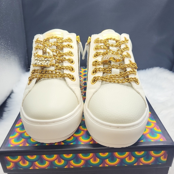 Kurt Geiger Cream Sneakers with Gold Chains - Picture 8 of 8